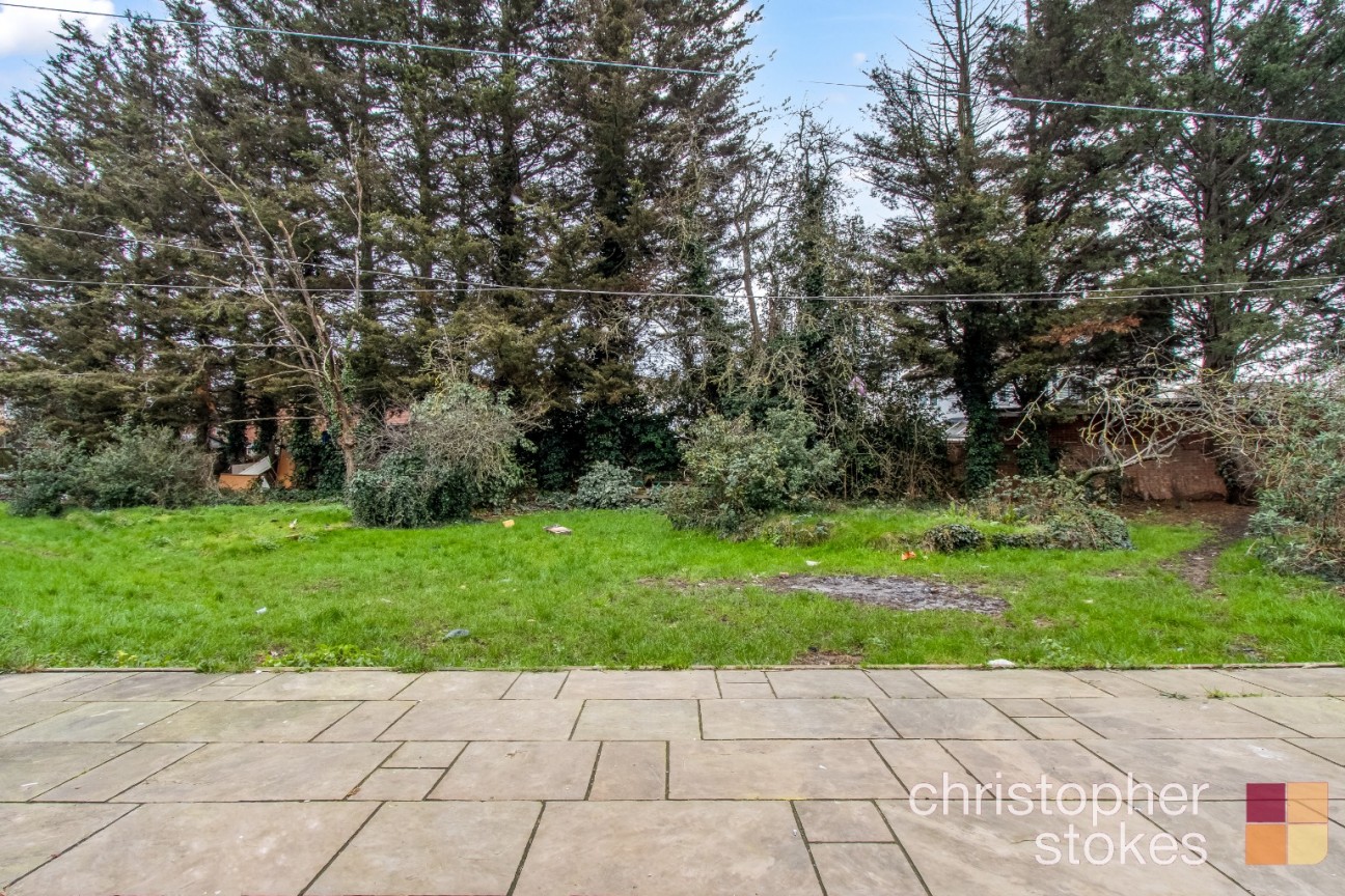 Colvin Gardens, Waltham Cross, EN8 8QZ