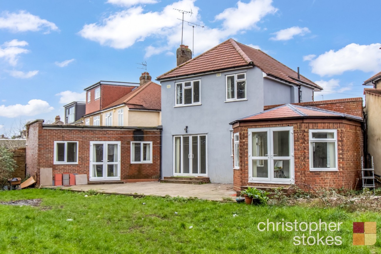 Colvin Gardens, Waltham Cross, EN8 8QZ