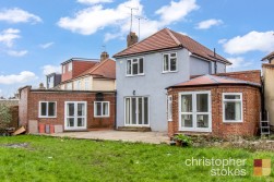 Colvin Gardens, Waltham Cross, EN8 8QZ