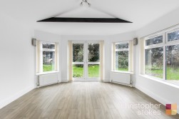 Colvin Gardens, Waltham Cross, EN8 8QZ