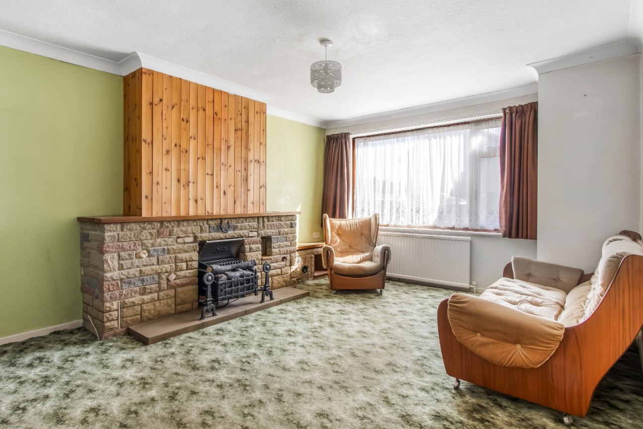 High Wood Road, Hoddesdon, Hertfordshire EN11 9AP