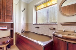 High Wood Road, Hoddesdon, Hertfordshire EN11 9AP