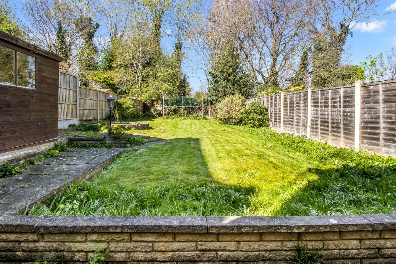 High Wood Road, Hoddesdon, Hertfordshire EN11 9AP