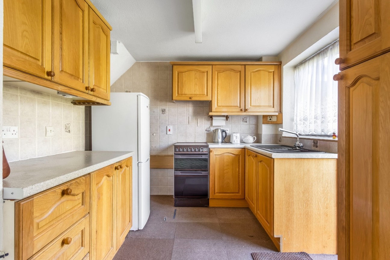 High Wood Road, Hoddesdon, Hertfordshire EN11 9AP