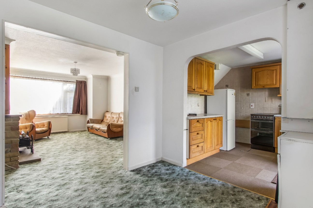 High Wood Road, Hoddesdon, Hertfordshire EN11 9AP