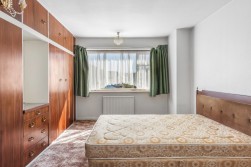 High Wood Road, Hoddesdon, Hertfordshire EN11 9AP