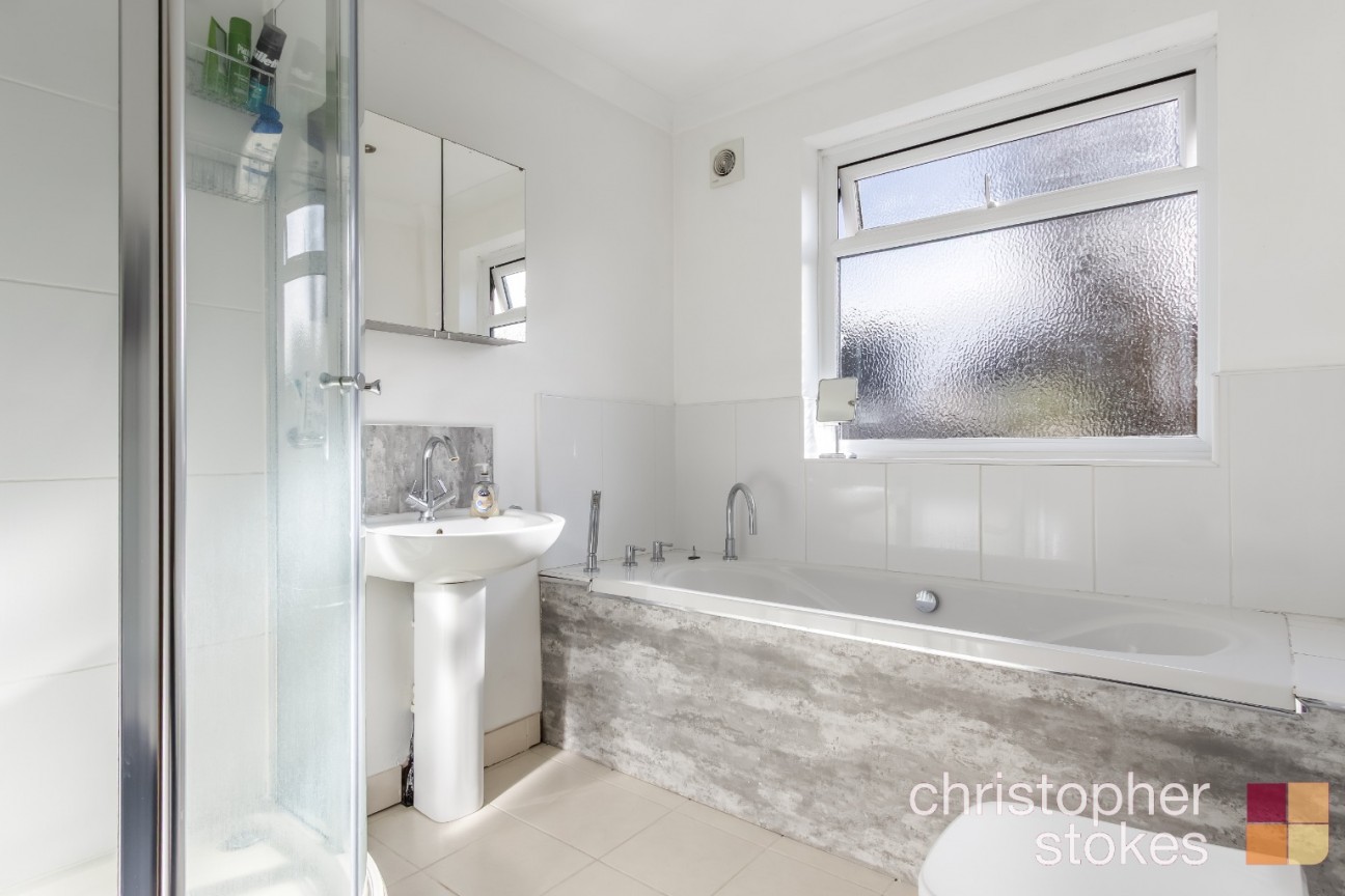 Holbeck Lane, Cheshunt, Hertfordshire, EN7 6QH
