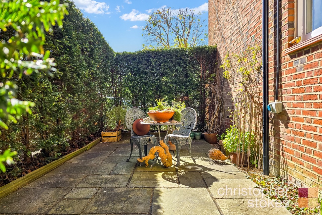 Bedwell Hall, Bedwell Park, Cucumber Lane, Essendon, Hatfield, Hertfordshire, AL9 6GJ