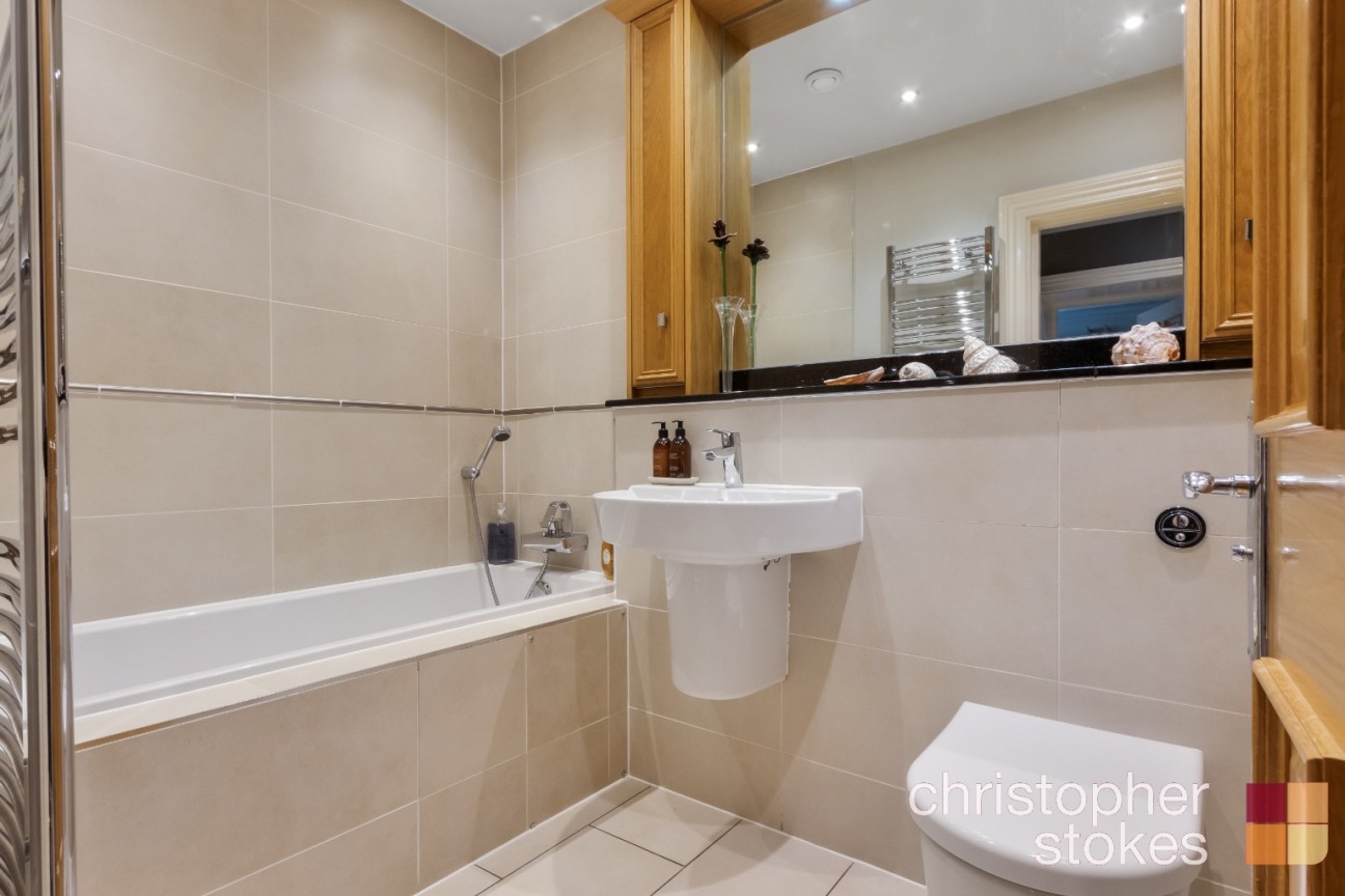 Bedwell Hall, Bedwell Park, Cucumber Lane, Essendon, Hatfield, Hertfordshire, AL9 6GJ