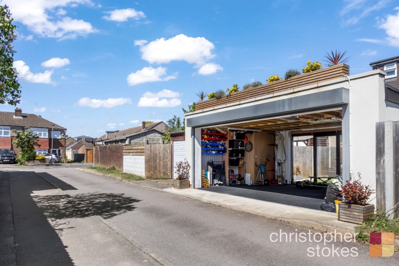 Trinity Lane, Waltham Cross, Hertfordshire, EN8 7EN
