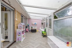 Bonney Grove, Goffs Oak, Waltham Cross, Hertfordshire, EN7 5LS