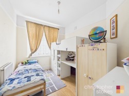 Two Bedroom Flat, Entire Freehold for Block of 8 Flats, Garage, Development Opportunity, N10 3PP