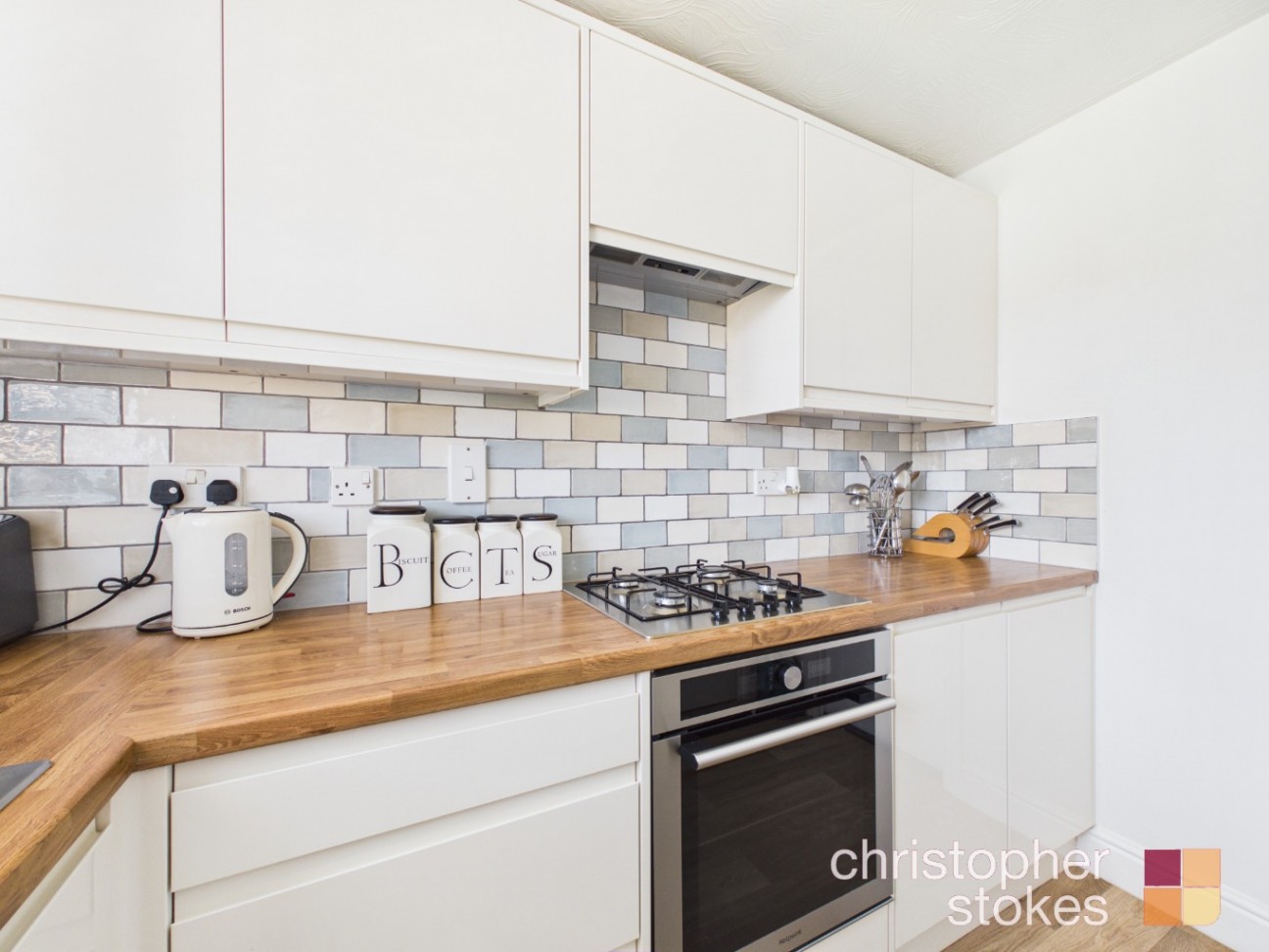 Dairyglen Avenue, Cheshunt, Hertfordshire, EN8 8JX