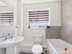 Dairyglen Avenue, Cheshunt, Hertfordshire, EN8 8JX