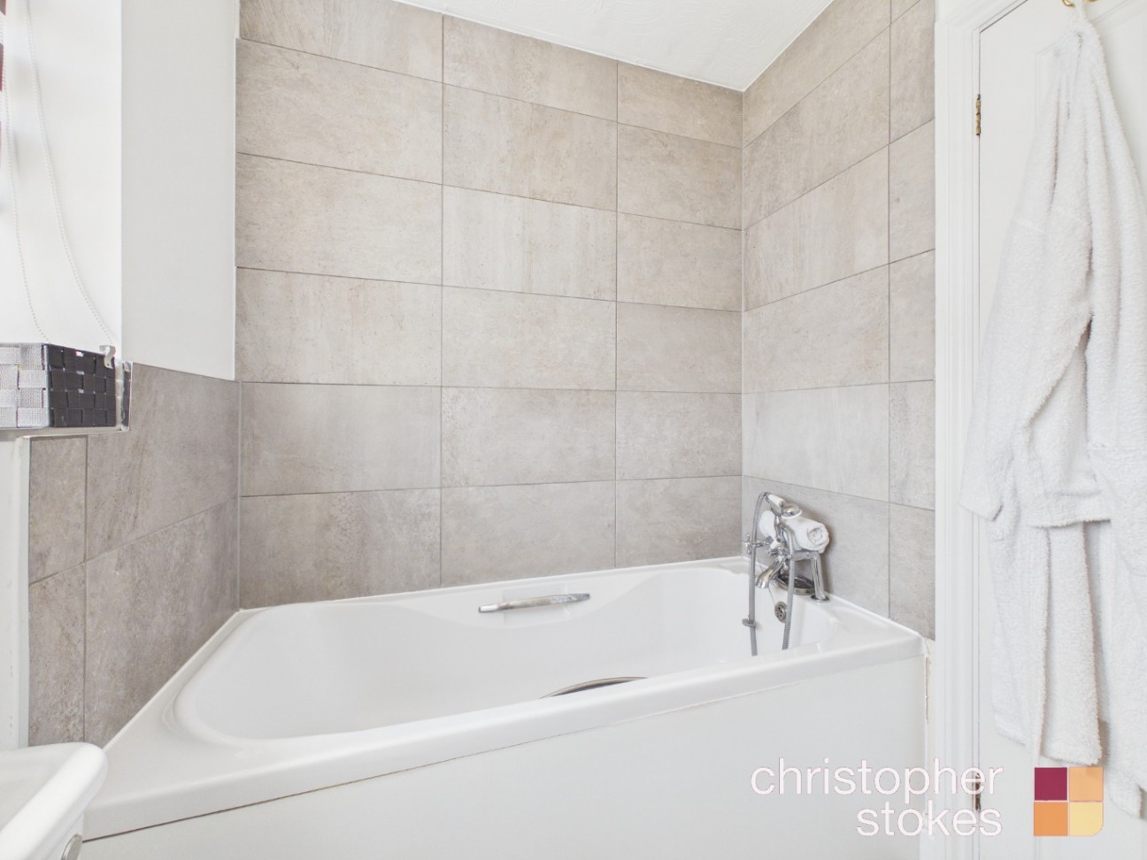 Dairyglen Avenue, Cheshunt, Hertfordshire, EN8 8JX