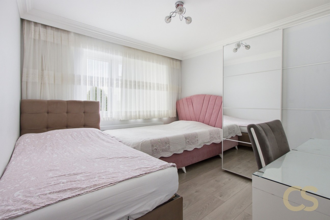 Ashdown Crescent, Cheshunt, Hertfordshire, EN8 0RL