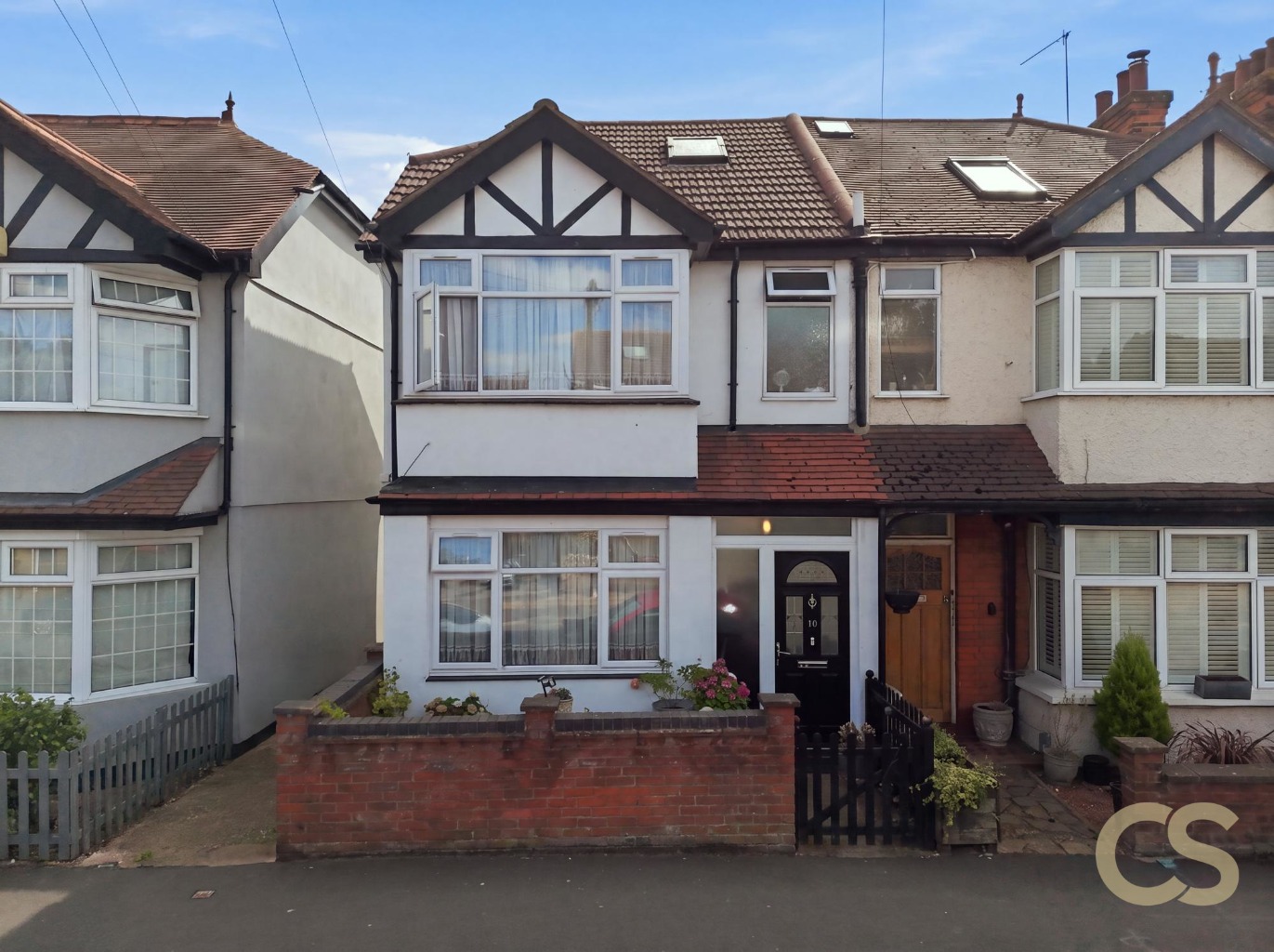 Old Essex Road, Hoddesdon, Hertfordshire, EN11 0AB