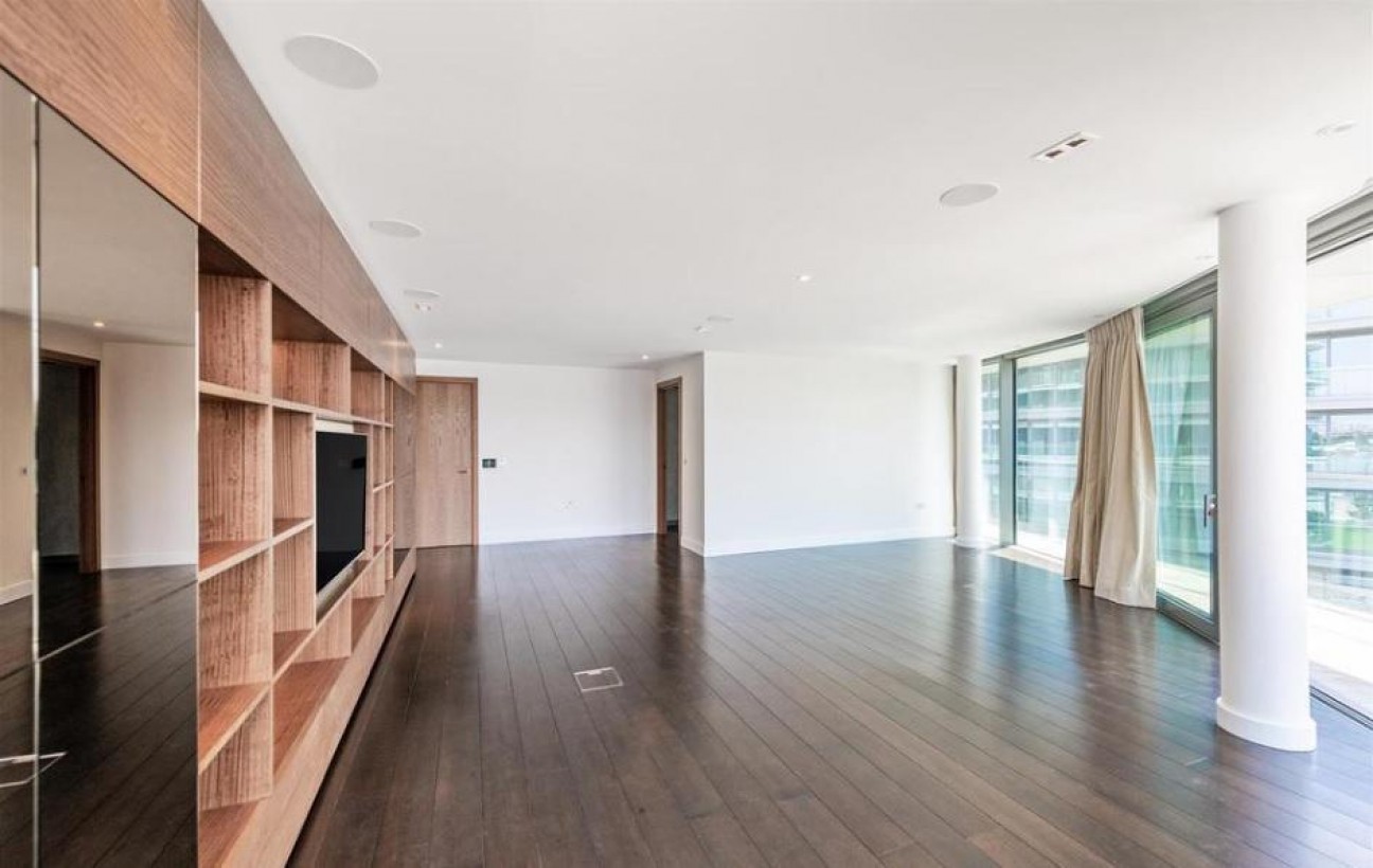 Parr's Way, Hammersmith, W6