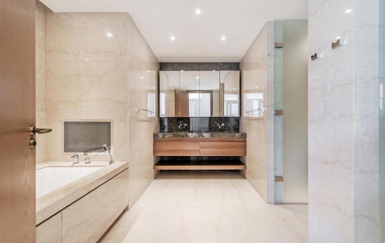 Parr's Way, Hammersmith, W6