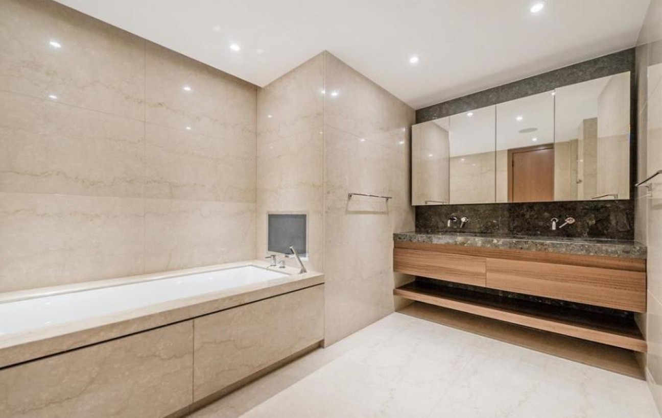 Parr's Way, Hammersmith, W6