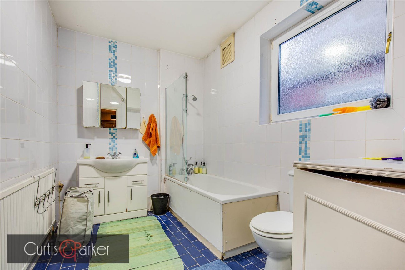 Gunnersbury Avenue, Acton, W3