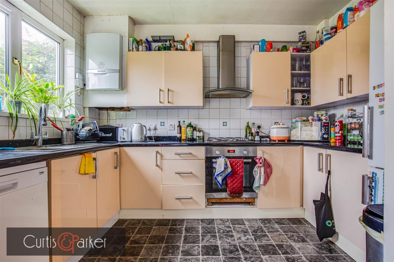 Gunnersbury Avenue, Acton, W3