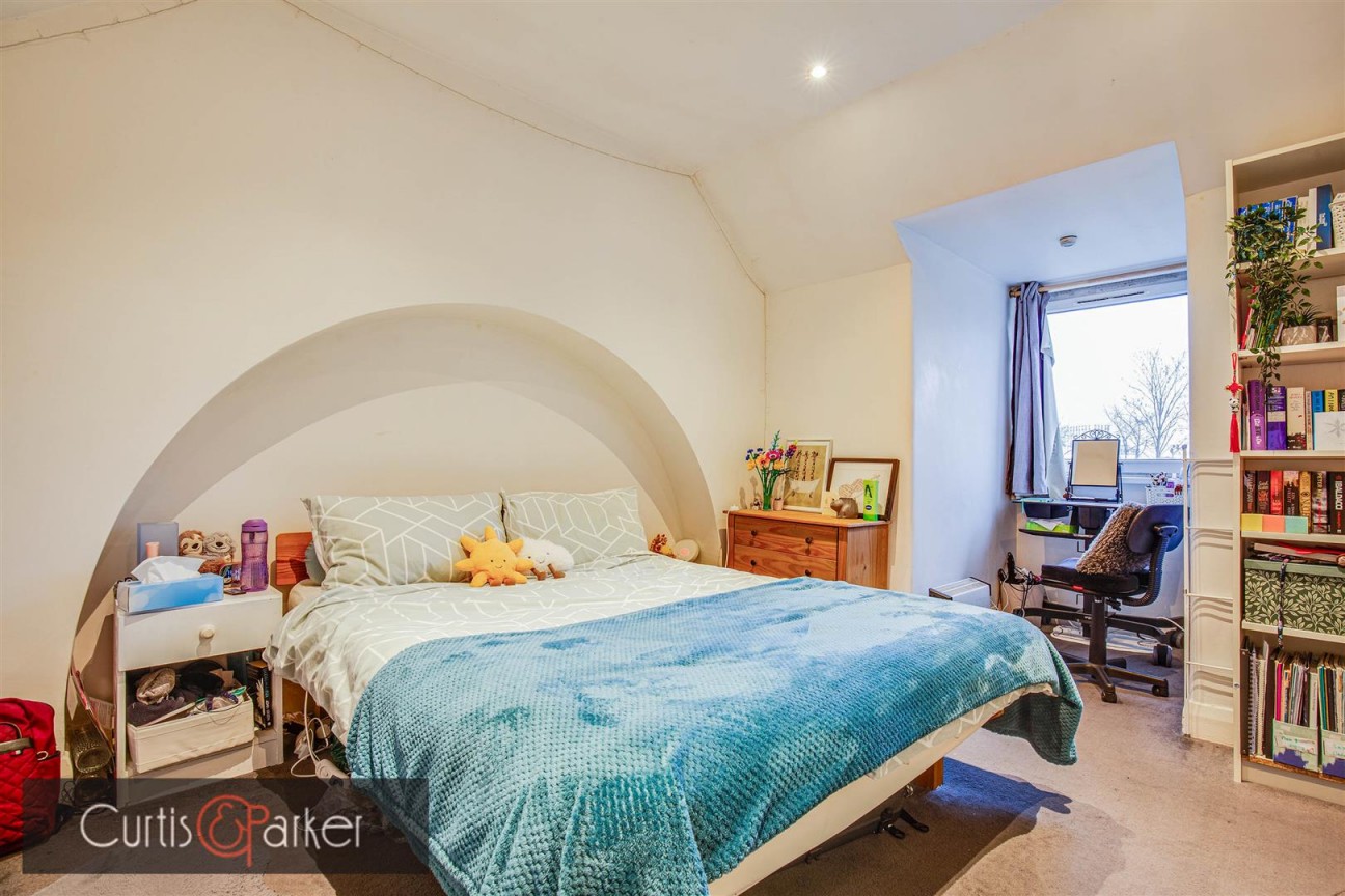 Gunnersbury Avenue, Acton, W3