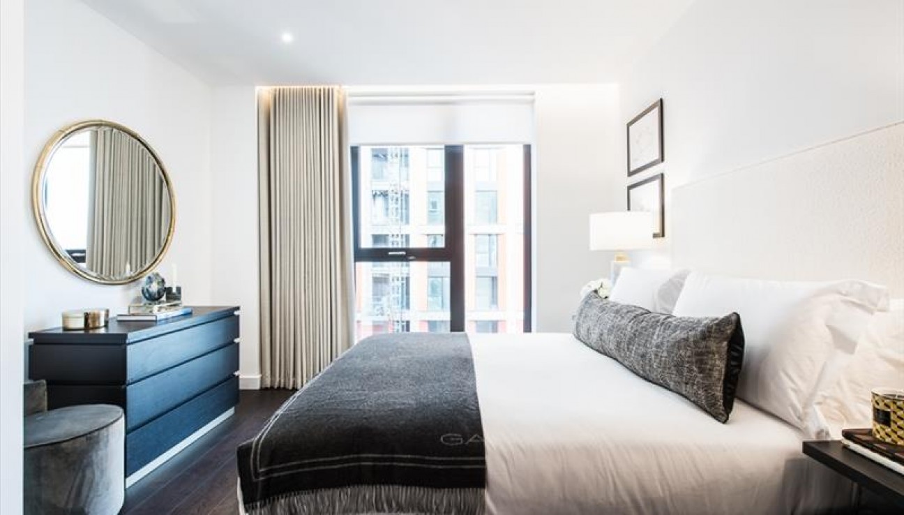 The Residence, 6-8 Charles Clowes Walk, London