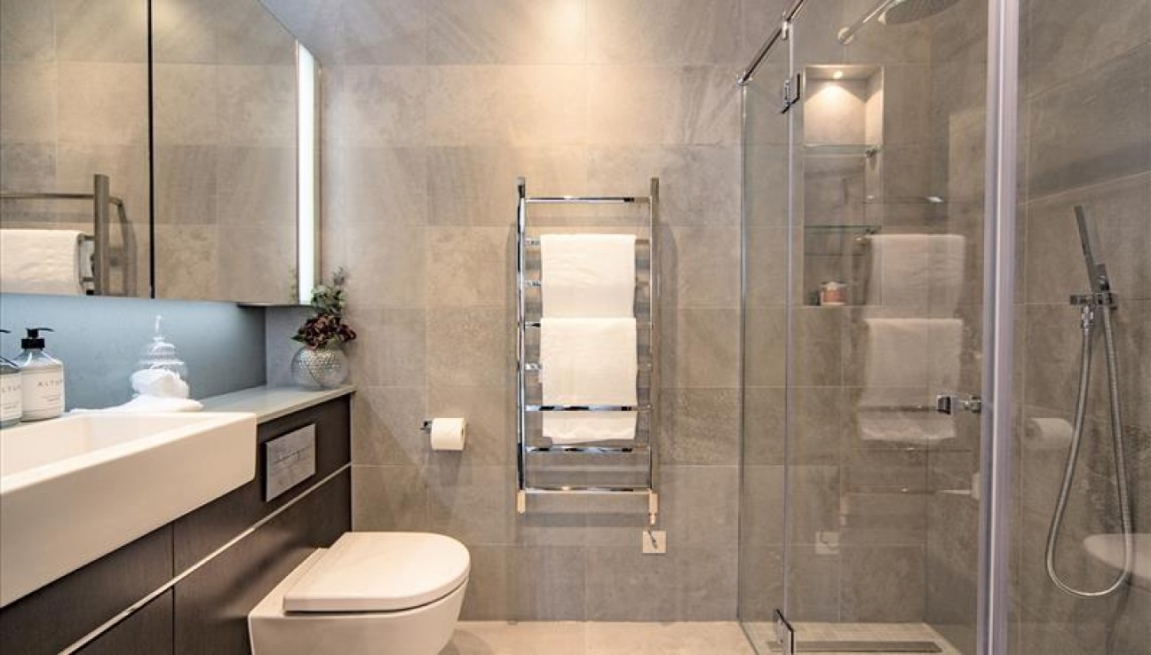 The Residence, 6-8 Charles Clowes Walk, London