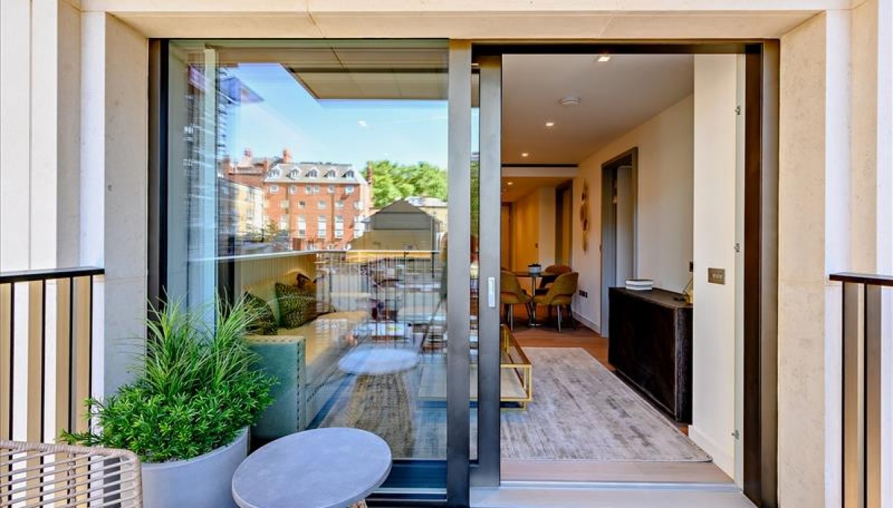 Garrett Mansions, West End Gate, London