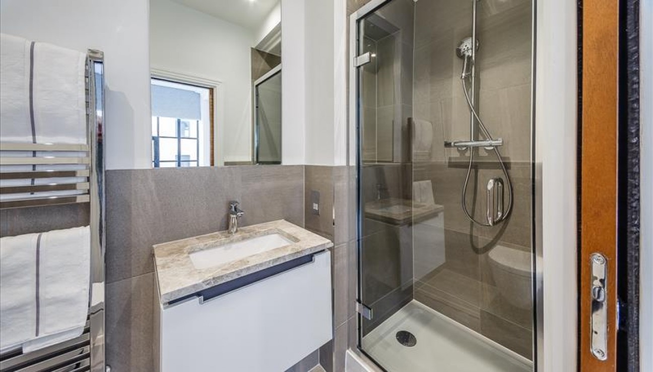 Rainville Road, Hammersmith, W6