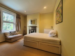 Upham Park Road, Chiswick, W4