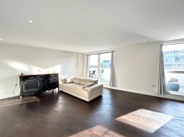 Pump House Crescent, Brentford, TW8