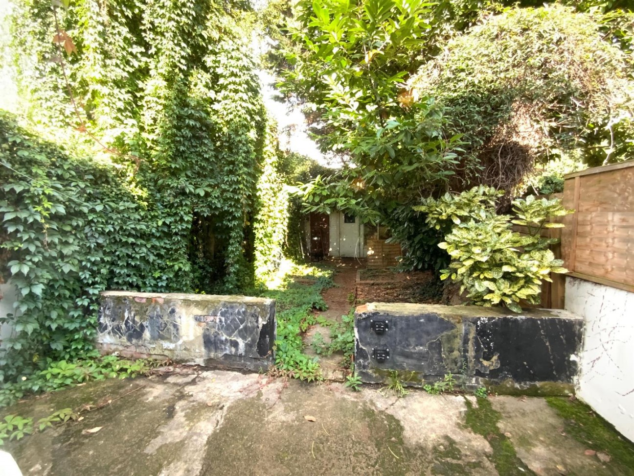 Gunnersbury Avenue, Acton, W3