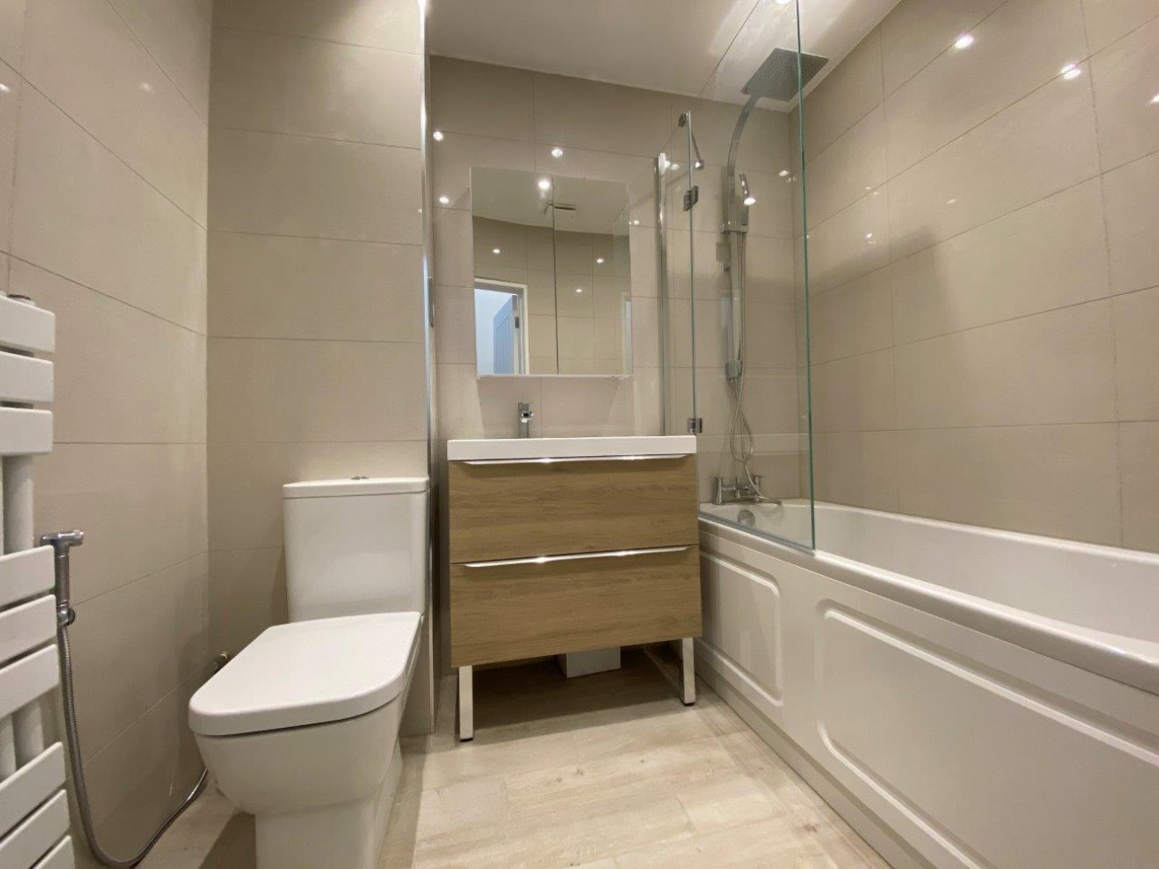 Moreton Avenue, Isleworth, TW7