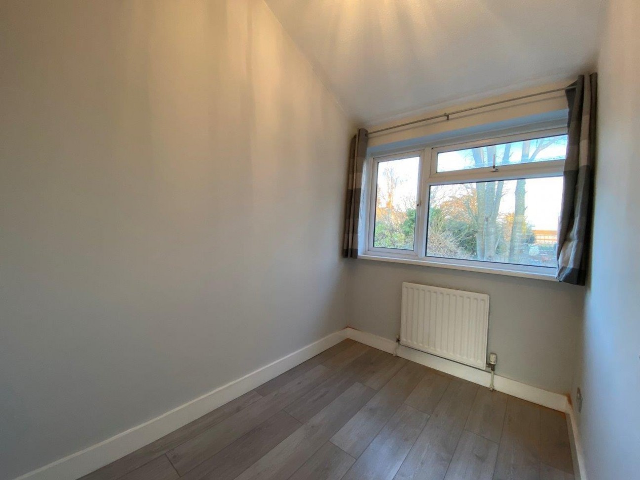 Moreton Avenue, Isleworth, TW7