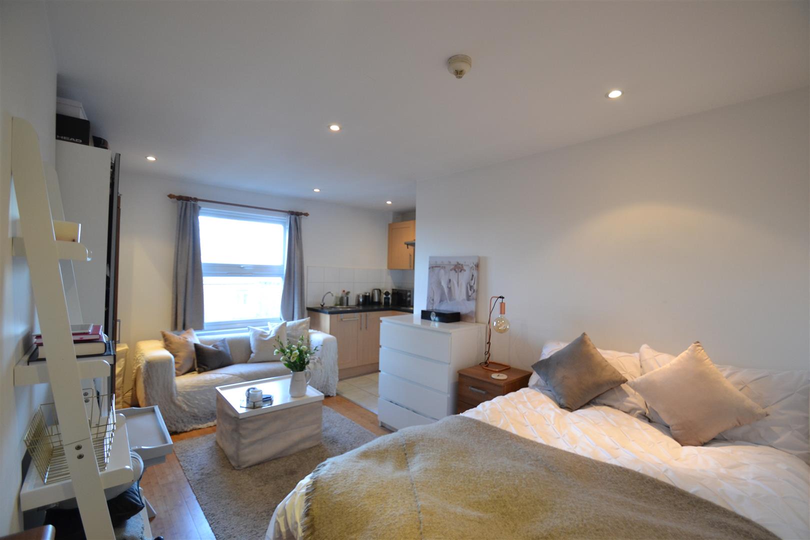 Emanuel Avenue, Acton, W3