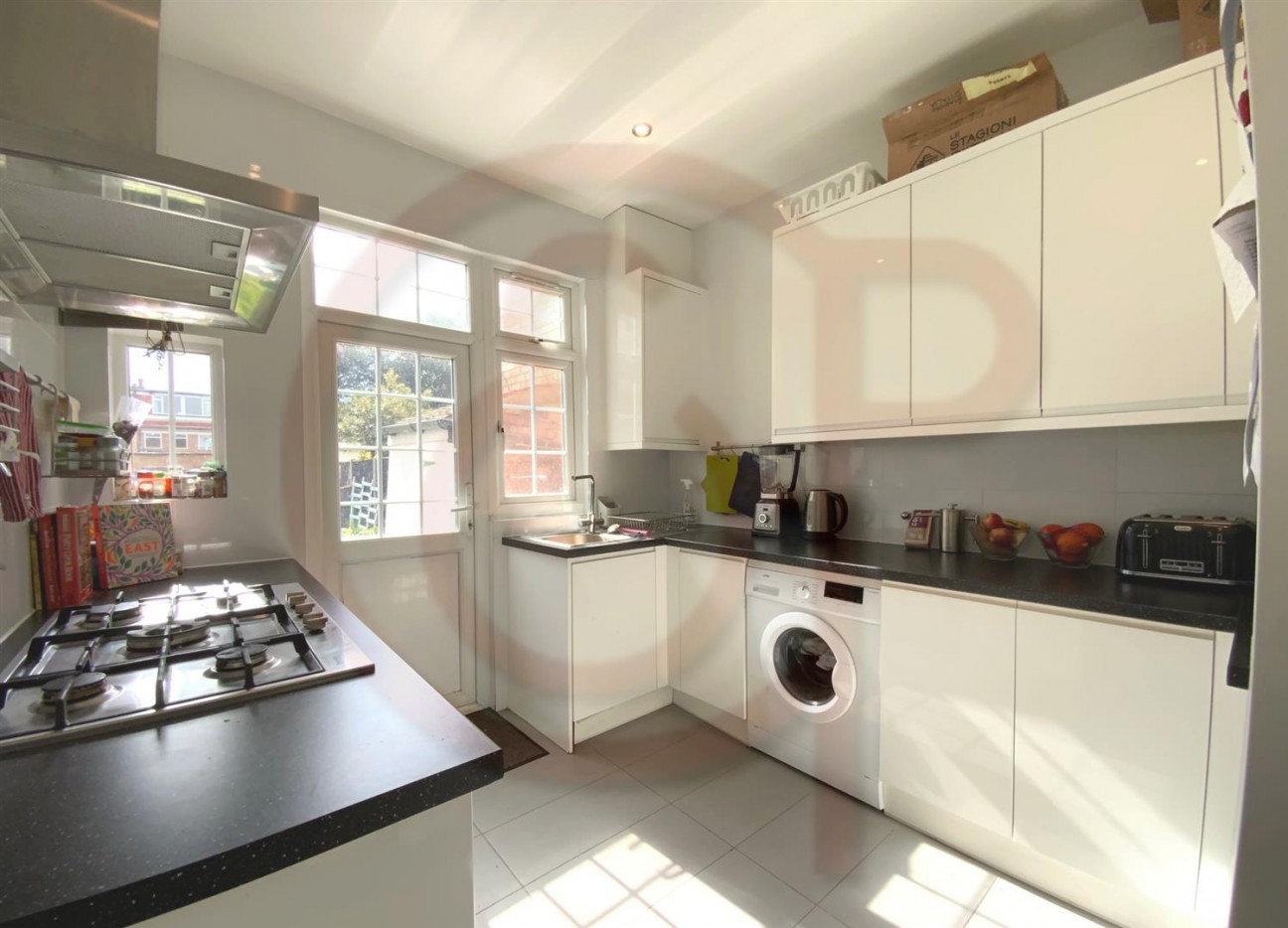 Lillian Avenue, Acton, W3