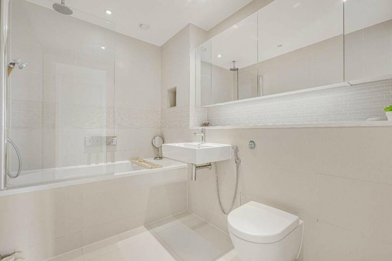 Pump House Crescent, Brentford, TW8