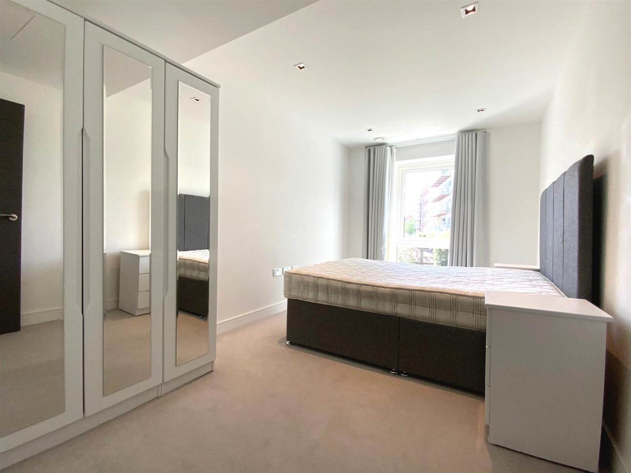 Kew Bridge Road, Brentford, TW8