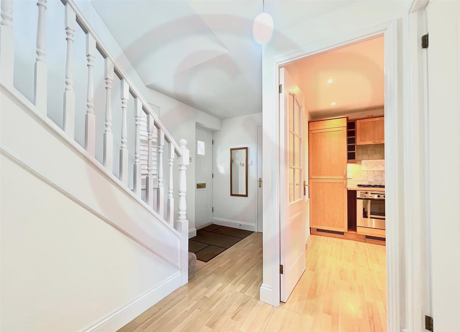 Hanger Lane, Ealing, W5