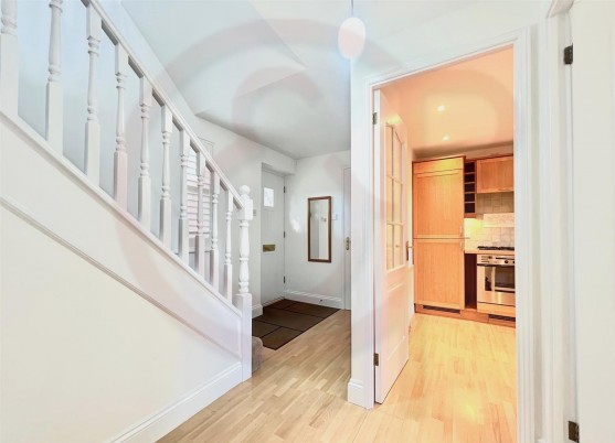 Hanger Lane, Ealing, W5