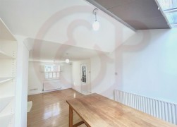 Hanger Lane, Ealing, W5