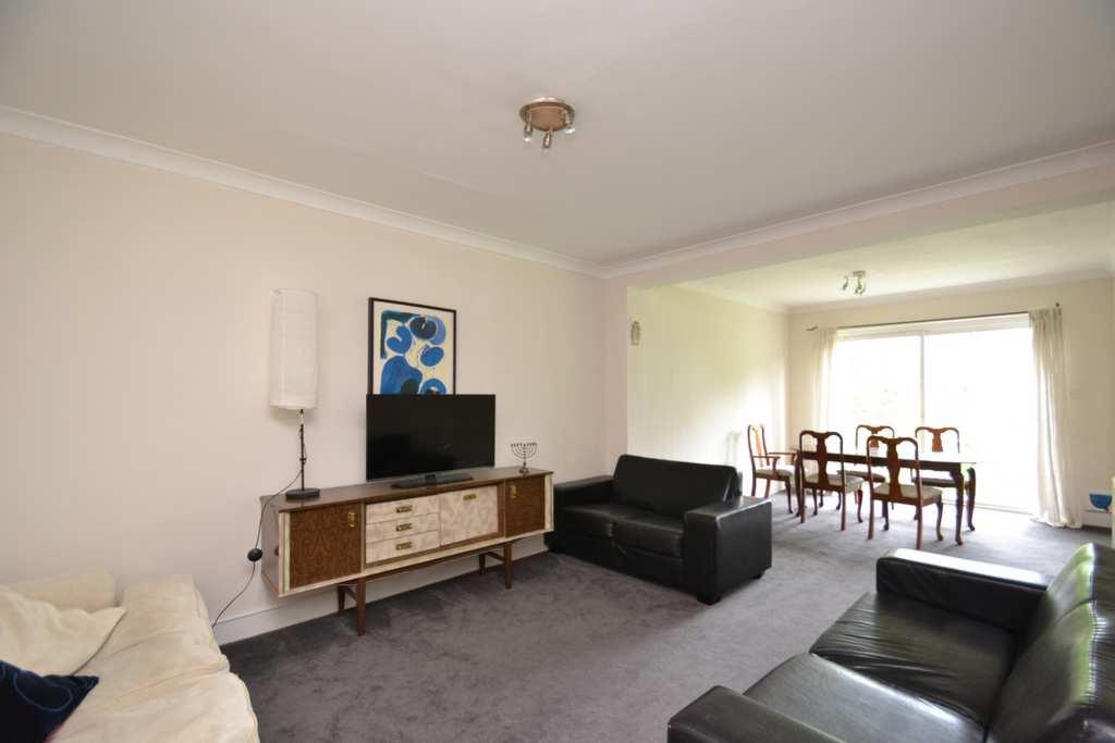 Gunnersbury Avenue, Acton, W3