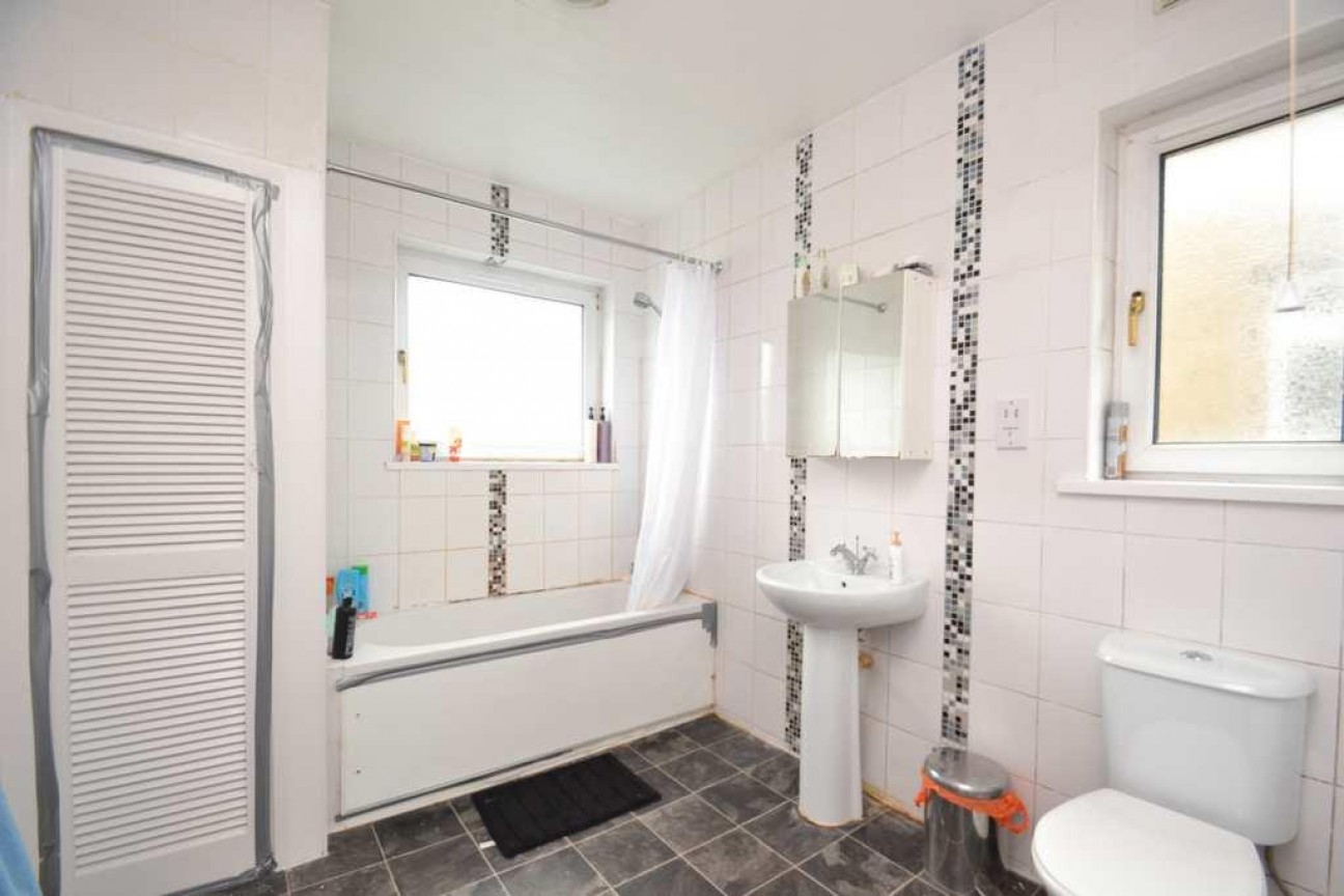 Gunnersbury Avenue, Acton, W3