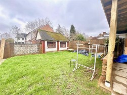 Long Drive, Acton, W3