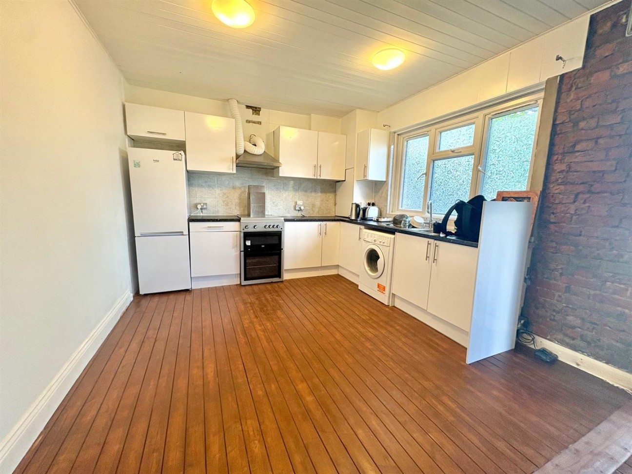 Long Drive, Acton, W3