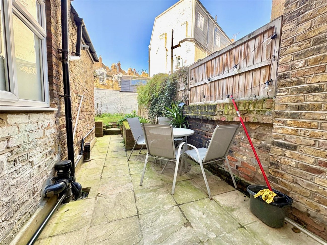 Curwen Road, London, W12