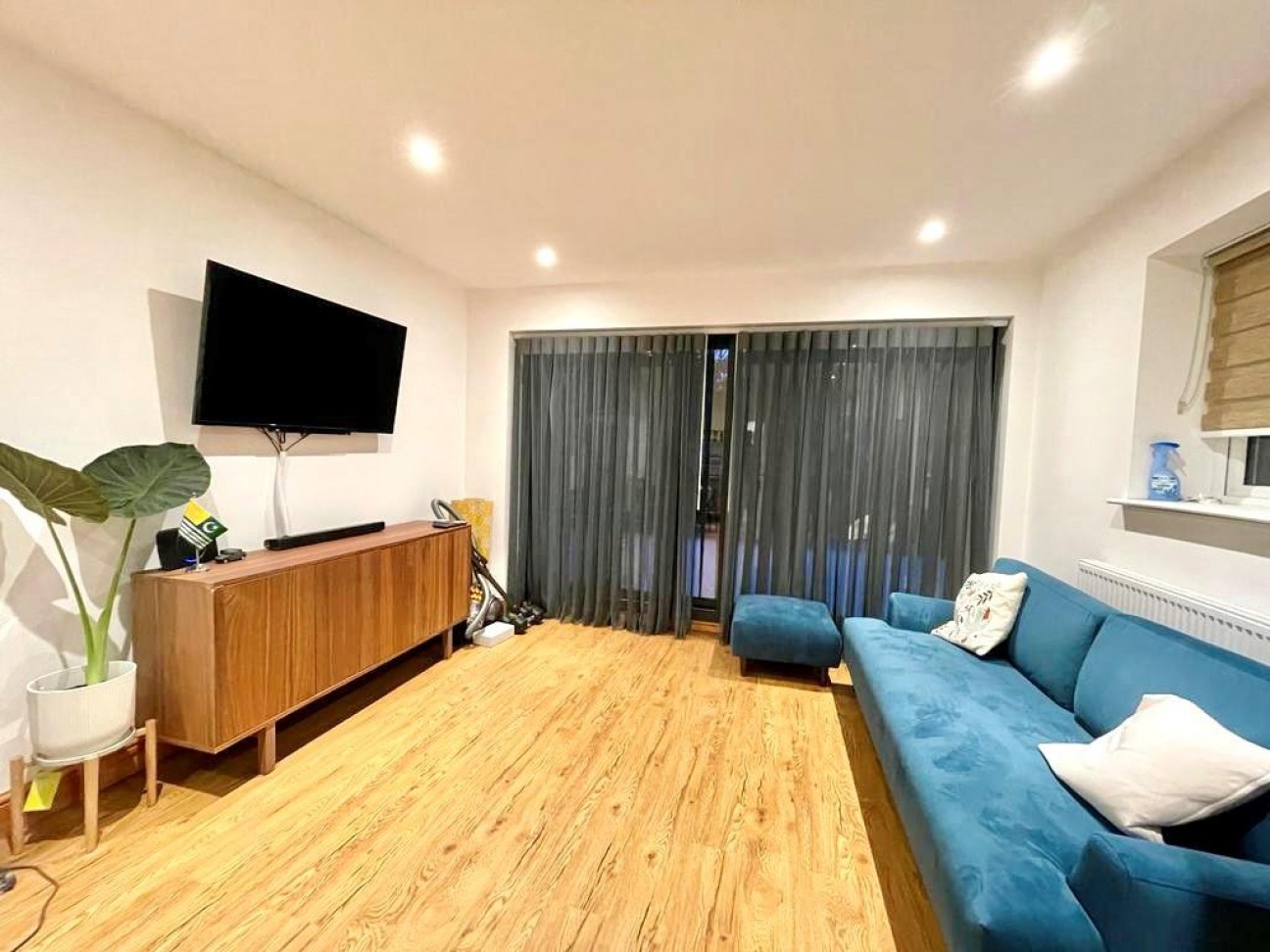 Madeley Road, Ealing, W5