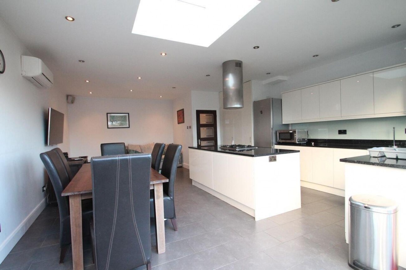 The Ridgeway, Acton Town, W3